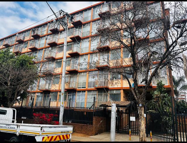 1 BEDROOM APARTMENT FOR SALE IN BEREA PARK